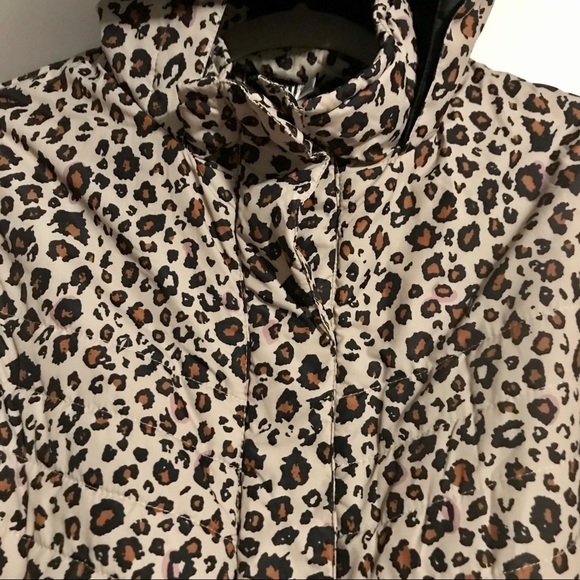 Volcom Leopard Animal Print Puffer Jacket with Hood & Pockets Zip Up Size Medium - Picture 4 of 7